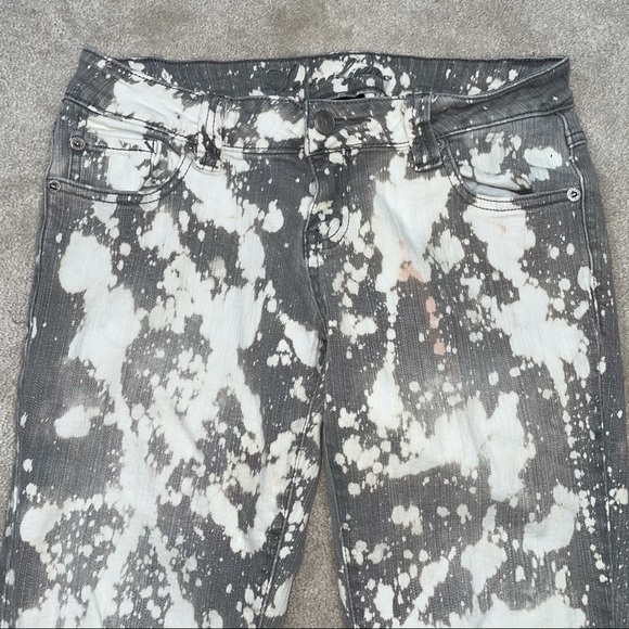 Gray Bleach Dye Splatter Tie Dye Jeans Wet Seal - Picture 5 of 16